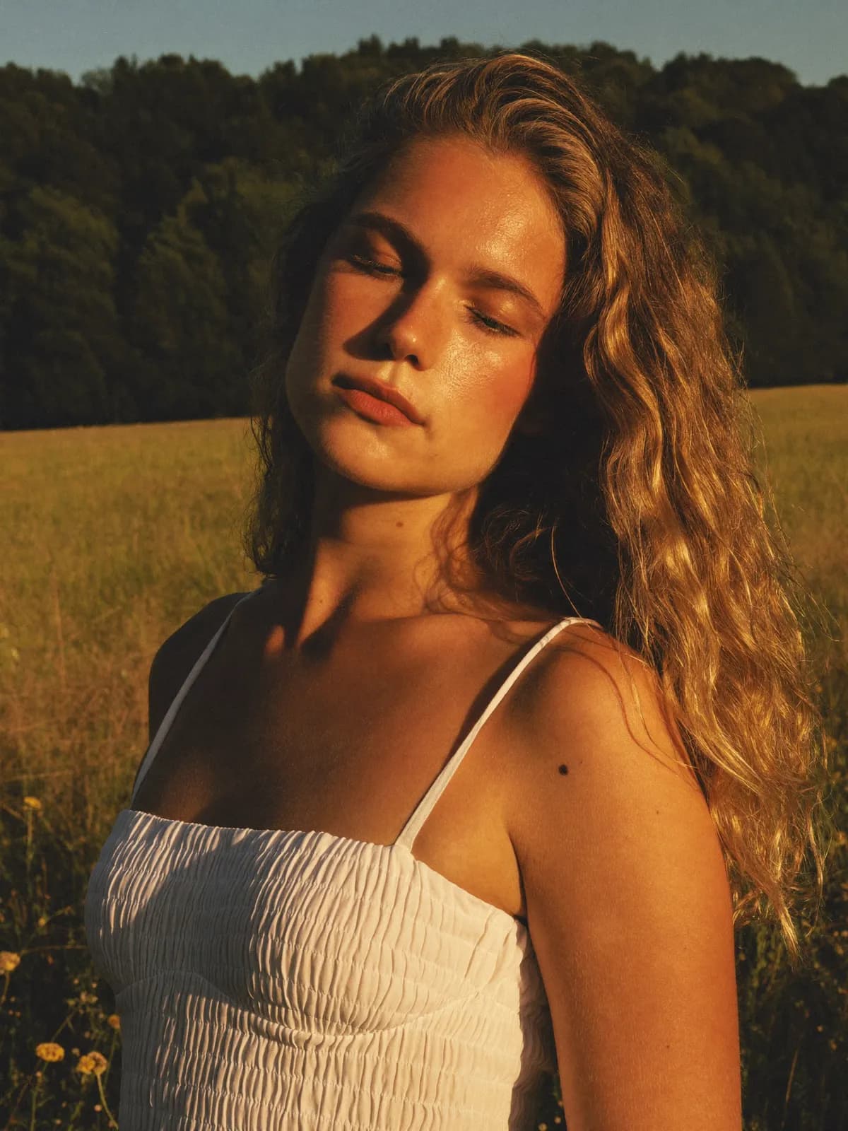 Golden Hour Waist-Up AI photo look